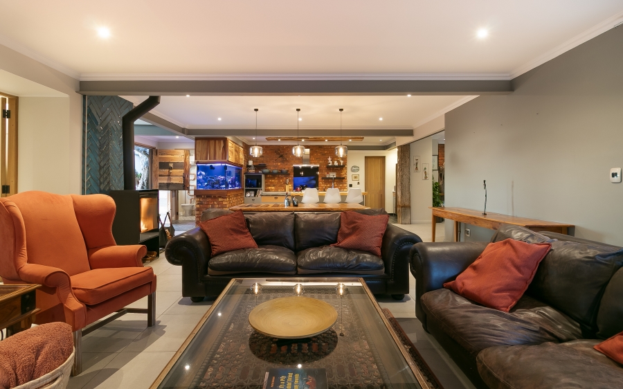 5 Bedroom Property for Sale in Brenton On Lake Western Cape